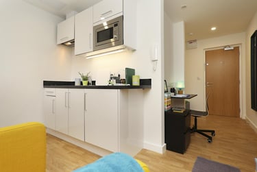 1 bed studio, The Midway, Basford, Newcastle under Lyme, ST51LD - Image 1